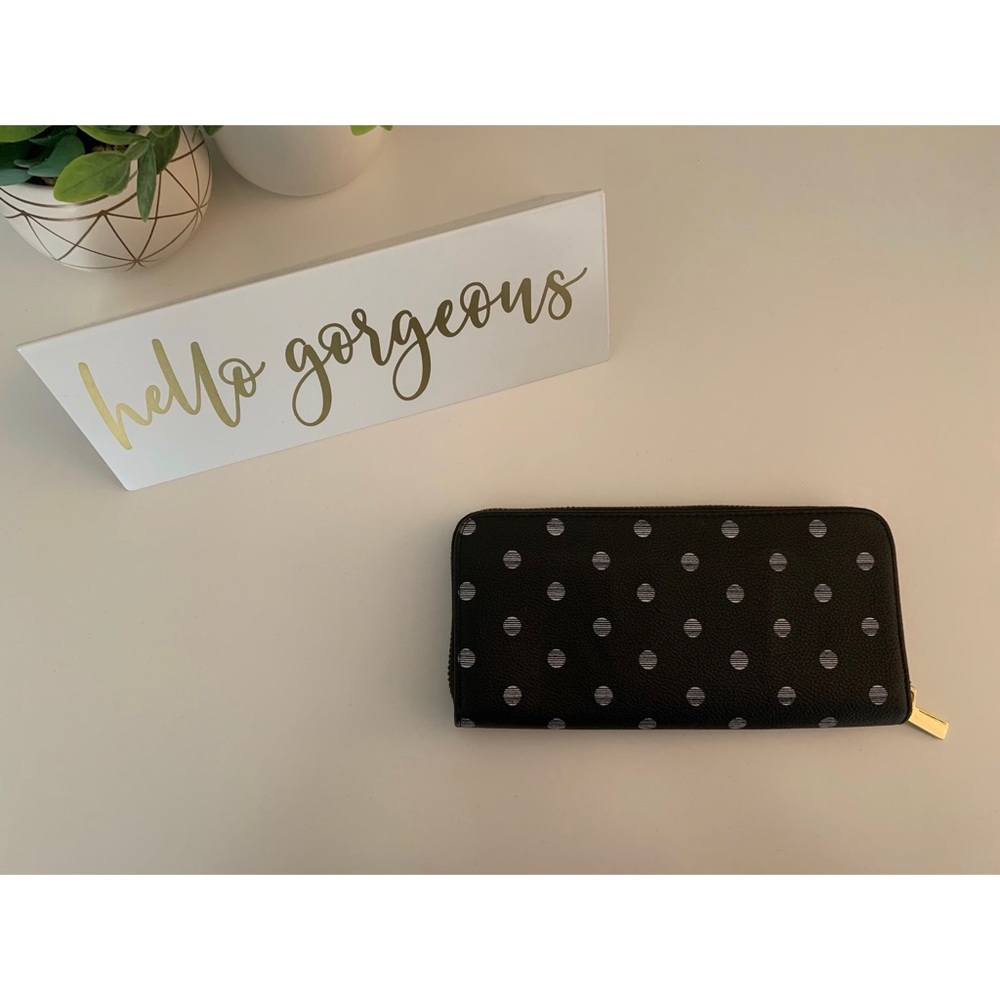 Merona • Polka Dot‎ Wallet: Like new 🖤